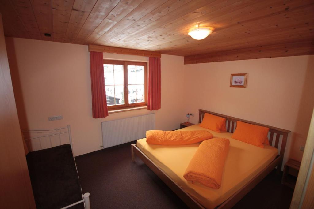 Haus Vallaster Gaschurn Habitación foto